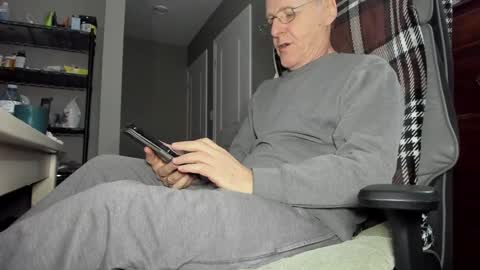 WillySkynn online show from December 2024 09:28:02 PM