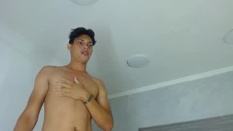 Wiltom online show from November 2025 03:38:01 AM