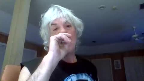 Snapshot of winedog2020 chatting on February 2026 03:15:01 AM Gundja Man online show from February 2026 03:15:01 AM