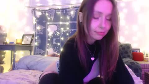 Eevie online show from December 2024 01:28:01 AM