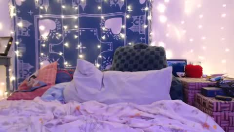 Eevie online show from December 2024 02:12:01 AM