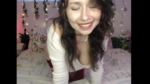 Snapshot of wingardiumleveveosa chatting on April 2026 01:37:01 AM Eevie online show from April 2026 01:37:01 AM