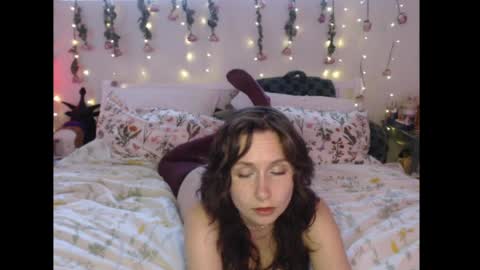 Snapshot of wingardiumleveveosa chatting on May 2026 10:18:02 PM Eevie online show from May 2026 10:18:02 PM