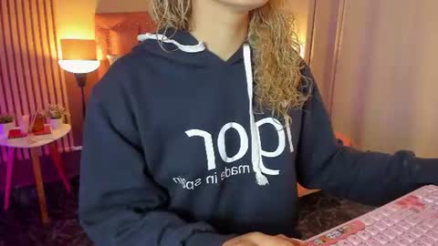 Snapshot of wini_fer chatting on July 2026 12:45:02 PM Wini Fer online show from July 2026 12:45:02 PM