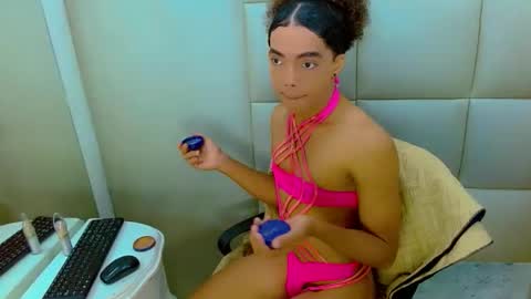 Snapshot of winnybarness chatting on October 2025 02:08:01 AM WinnyBarness online show from October 2025 02:08:01 AM