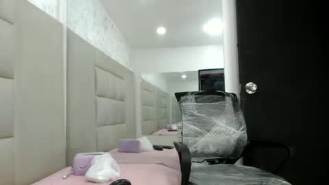 Snapshot of winnybarness chatting on November 2025 02:09:01 AM WinnyBarness online show from November 2025 02:09:01 AM