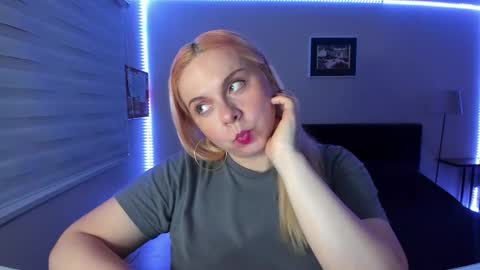 Snapshot of winter_miracle chatting on December 2025 03:39:01 PM Winter Miracle online show from December 2025 03:39:01 PM