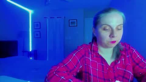 Snapshot of winter_miracle chatting on February 2026 06:44:02 PM Winter Miracle online show from February 2026 06:44:02 PM