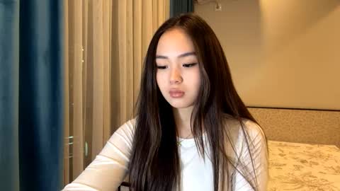 Amina online show from November 2025 03:12:01 PM