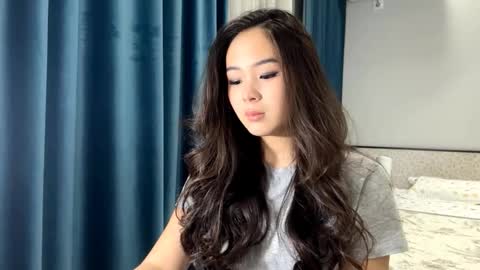 Amina online show from November 2025 02:49:01 PM