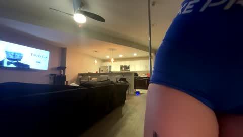 Snapshot of winterraynee chatting on October 2025 01:07:02 AM Winter rayne online show from October 2025 01:07:02 AM