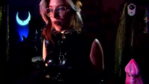 Goddess of two strapons  - Mr. long Don Mr. Pinky online show from September 2025 08:09:02 PM