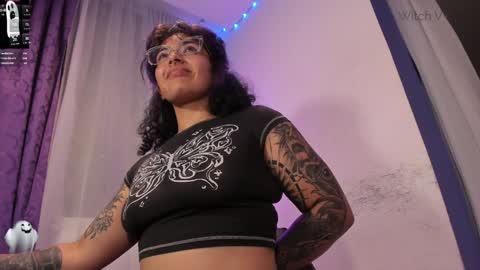     Luna Violeta  A r t i s t  online show from January 2025 05:39:01 AM