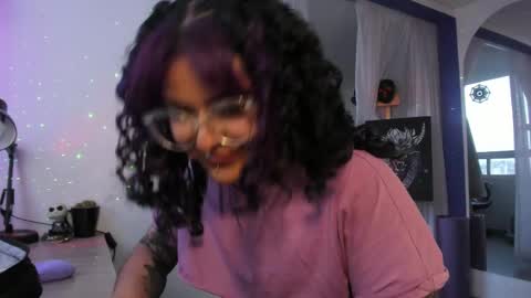     Luna Violeta  A r t i s t  online show from March 2025 10:52:02 PM