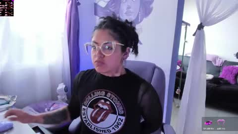     Luna Violeta  A r t i s t  online show from October 2025 06:43:01 PM