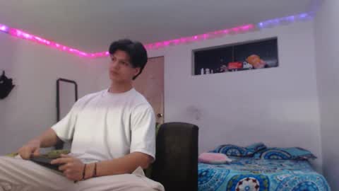 Snapshot of with_ken chatting on February 2026 05:02:01 AM Ken online show from February 2026 05:02:01 AM