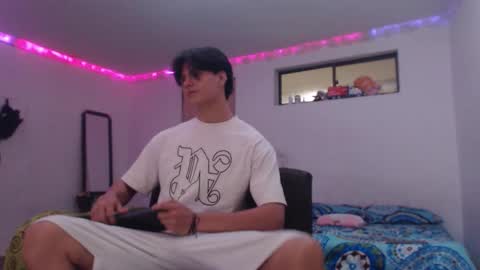 Snapshot of with_ken chatting on February 2026 10:15:01 PM Ken online show from February 2026 10:15:01 PM