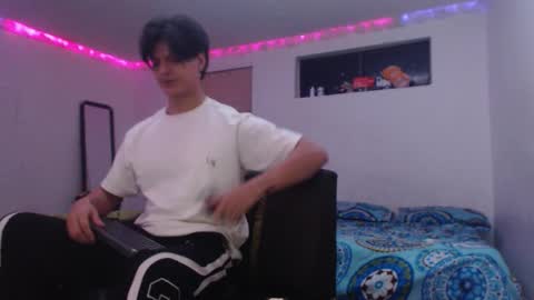 Snapshot of with_ken chatting on February 2026 05:33:02 AM Ken online show from February 2026 05:33:02 AM