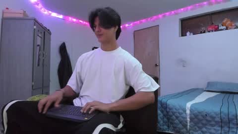 Snapshot of with_ken chatting on March 2026 02:50:01 PM Ken online show from March 2026 02:50:01 PM