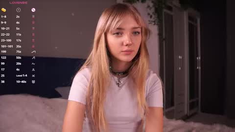 Hollis online show from November 2025 07:56:01 PM