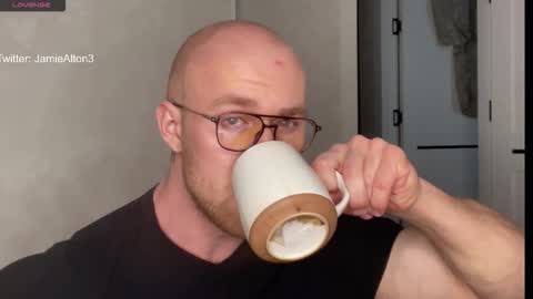 Wlademar online show from November 2025 03:48:01 AM