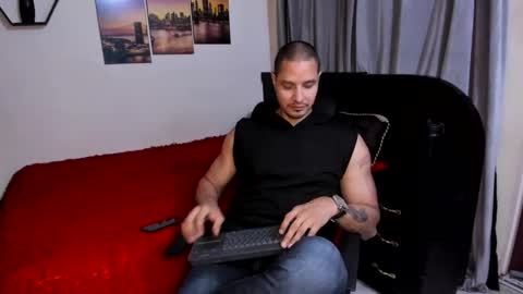 Magnus Dark independent model online show from April 2026 03:29:02 AM