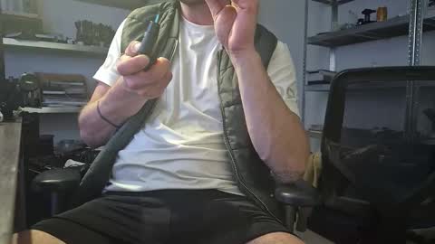 wnhz27 online show from November 2025 02:10:01 AM