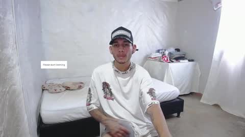 wolf_walker online show from December 2025 09:35:01 PM