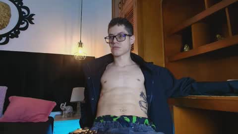  W O L F  online show from April 2026 11:26:01 AM