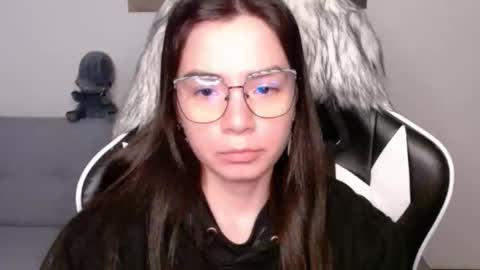 Alex online show from November 2025 02:11:02 AM