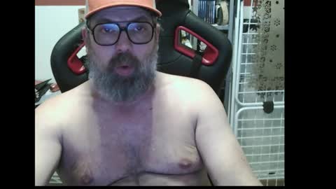 Snapshot of womenizzeer chatting on December 2025 12:38:02 AM Adam online show from December 2025 12:38:02 AM