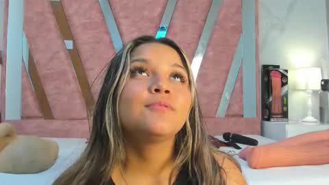 wonderkloe_ online show from February 2026 01:59:02 AM