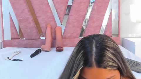 wonderkloe_ online show from March 2026 02:06:02 AM