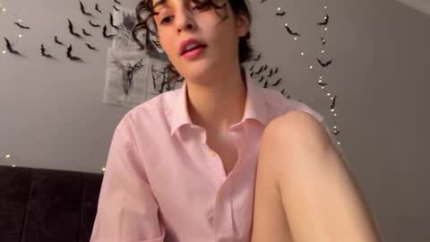 Stia online show from October 2025 05:33:02 AM