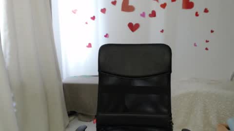 Snapshot of wonderr_woman chatting on May 2026 10:42:01 AM wonderr_woman online show from May 2026 10:42:01 AM