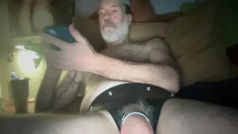 Snapshot of woodchuck185 chatting on December 2025 03:59:02 AM Chuck online show from December 2025 03:59:02 AM