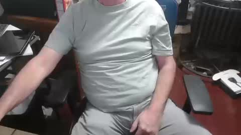 woodworker6473 online show from October 2025 01:30:02 AM