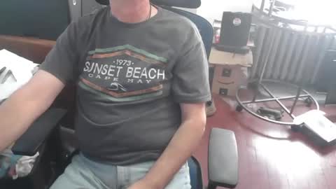 woodworker6473 online show from November 2025 01:43:03 PM