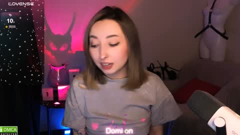 Snapshot of wow_sue chatting on January 2025 06:05:02 AM Sue online show from January 2025 06:05:02 AM