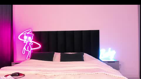 Emi online show from February 2025 07:07:01 AM