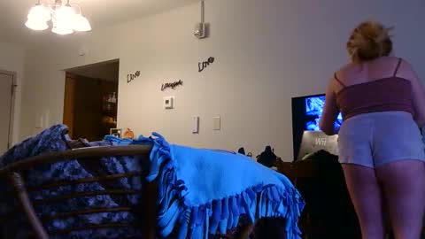 x2kayx2 online show from April 2026 02:36:02 PM