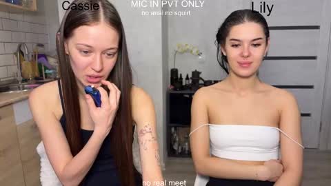 wiwi clap clap cat baby girl online show from February 2026 09:37:01 AM