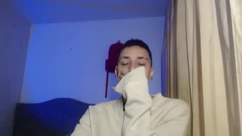 xalejo_max online show from October 2025 03:57:02 PM