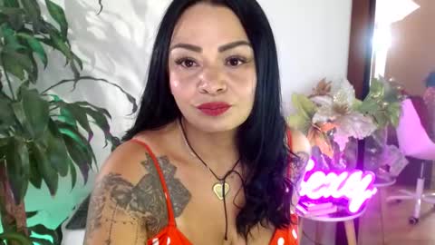 XAMARA1124 online show from February 2025 11:06:02 PM
