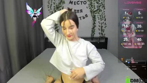 Lola online show from October 2025 06:17:01 PM