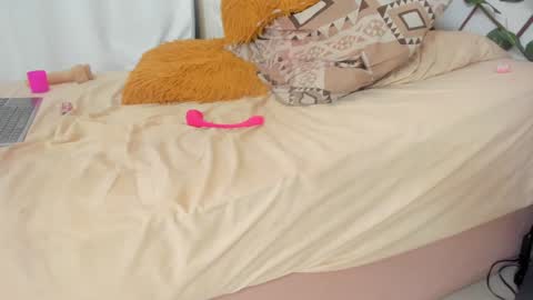       S A R A      100K followers online show from December 2024 05:47:02 PM