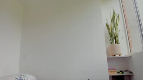 Xavier online show from September 2025 06:43:02 PM