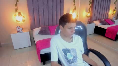 xavier fox   online show from November 2025 11:43:01 AM