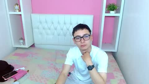 xcoupleplayxx online show from May 2026 03:24:01 AM
