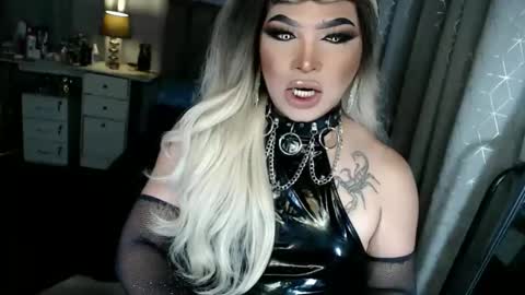 Zhavia online show from September 2025 05:45:01 PM